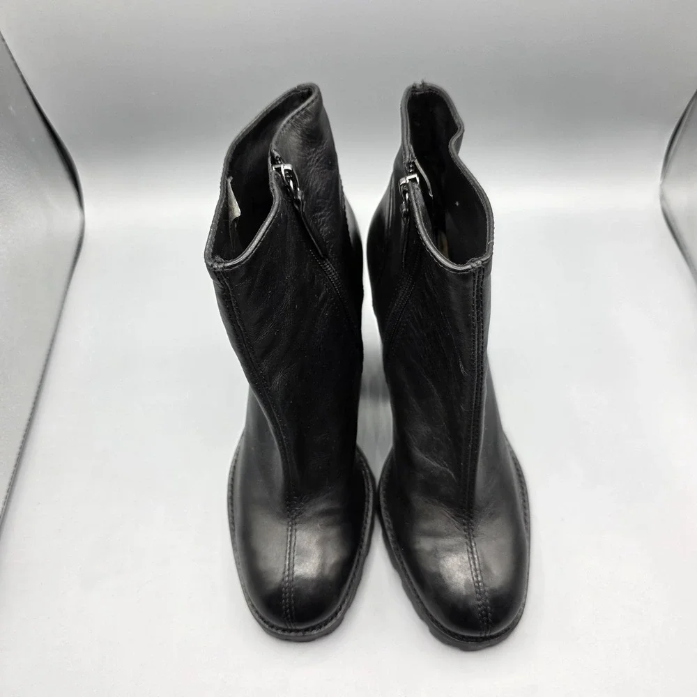 Schutz Boots Womens 39‎ Black Leather Chunky Lug Sole High Heel Booties Zipper